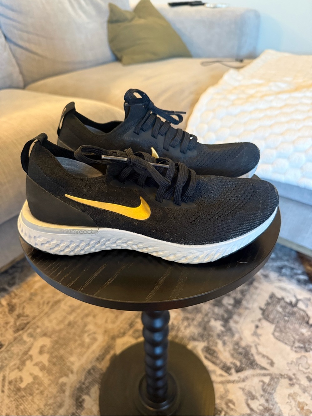 Nike Epic React Flyknit Women's Size 6.5 Running Shoes Black Gold